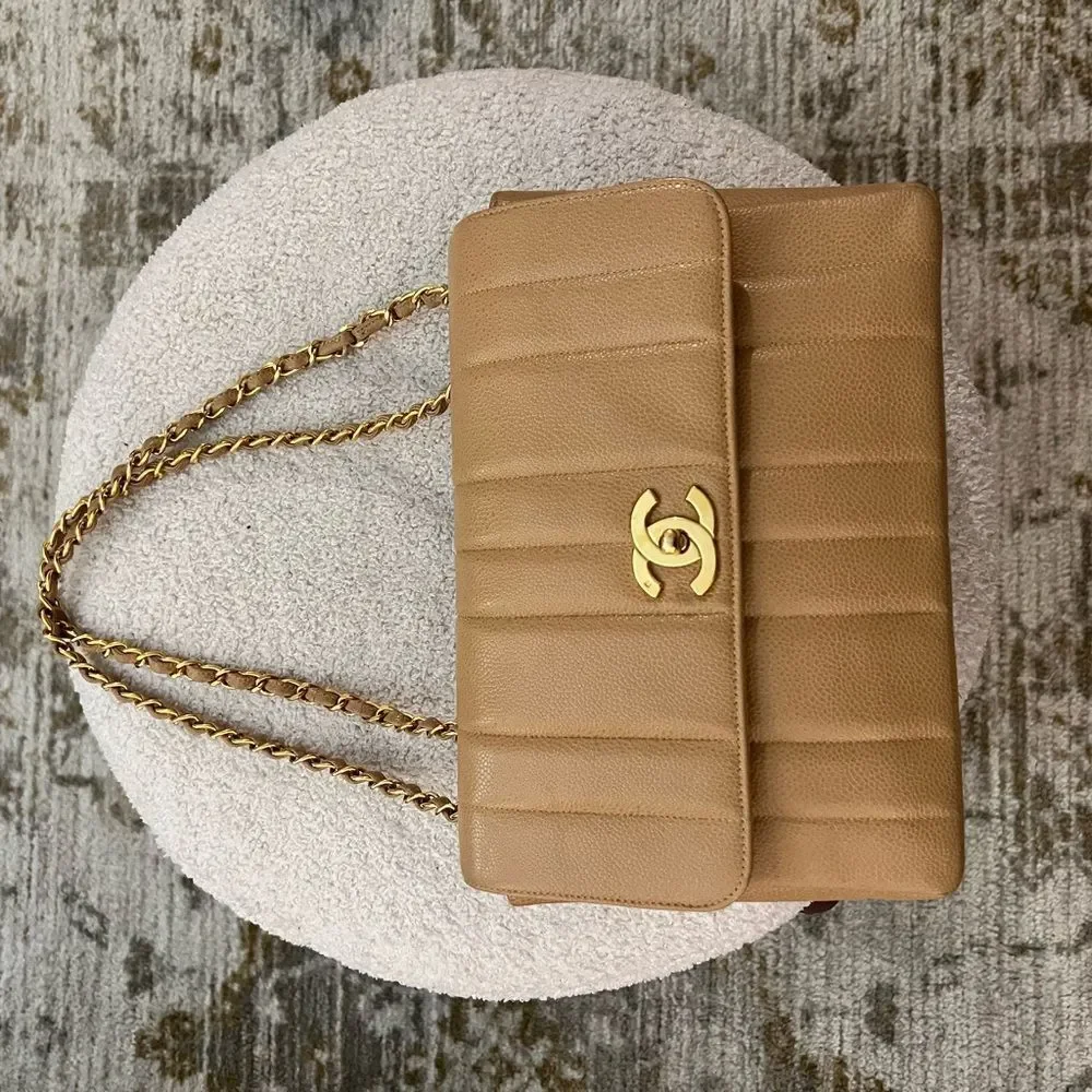 Chanel medium classic flap - Picture 10 of 14